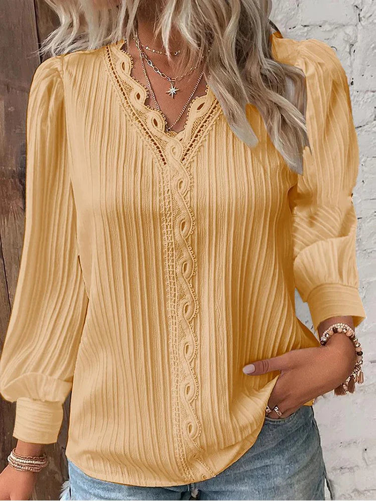 Emma - Élégance en Chiffon avec Détails en Dentelle