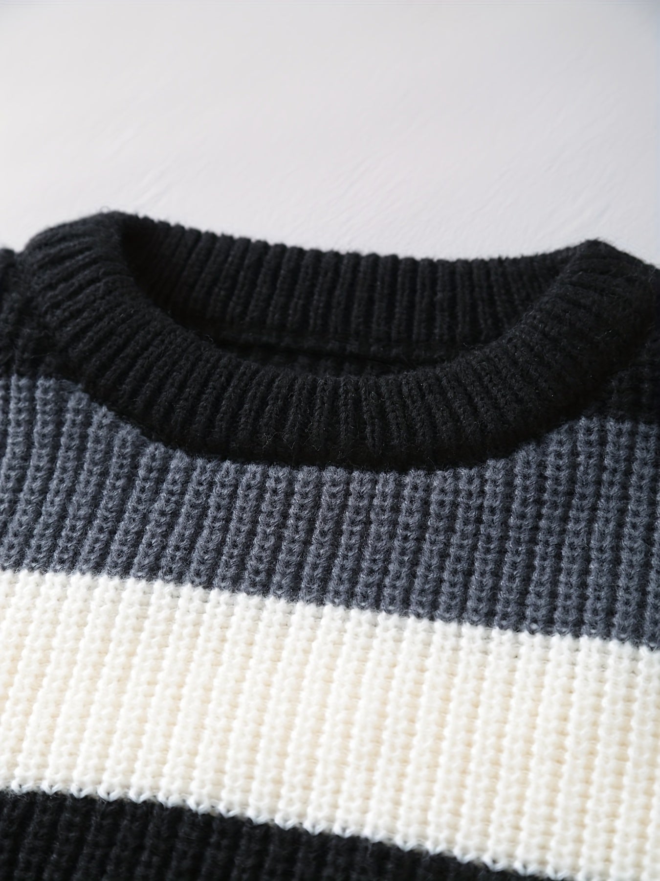 Pull Rayé Élégant pour Homme