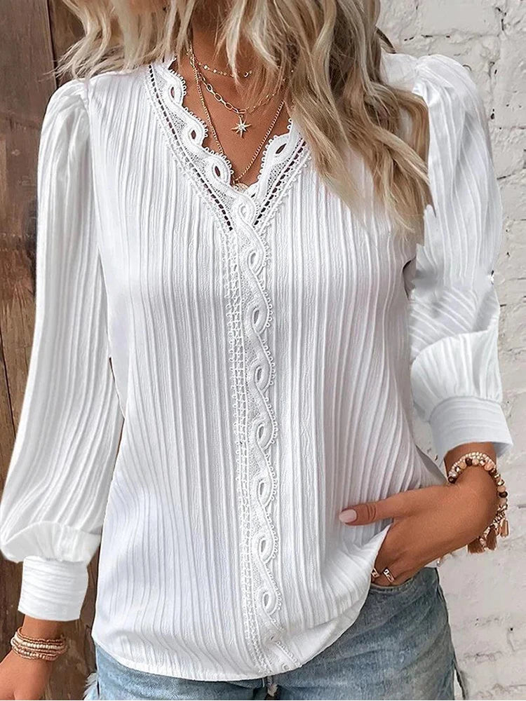 Emma - Élégance en Chiffon avec Détails en Dentelle