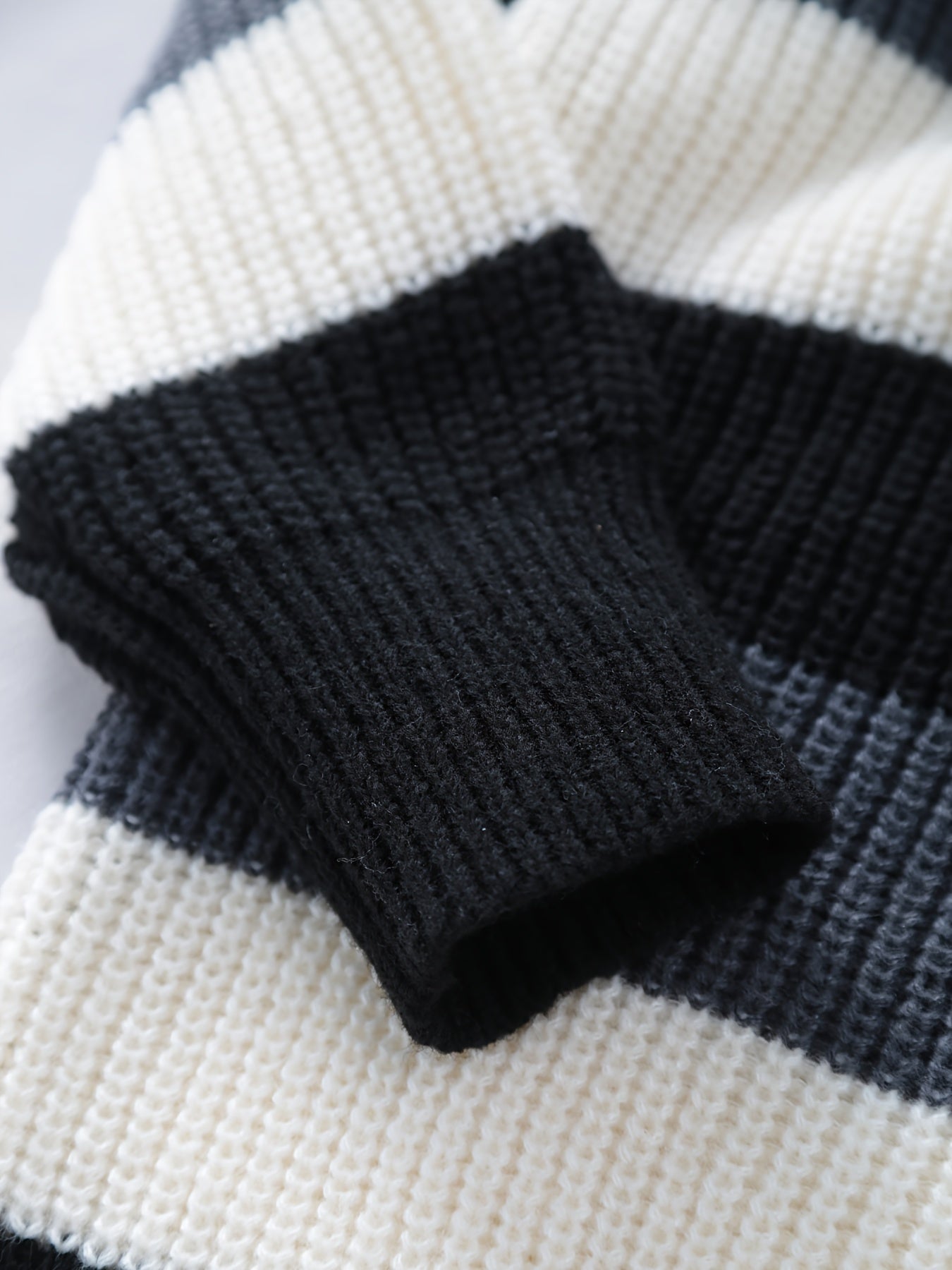 Pull Rayé Élégant pour Homme